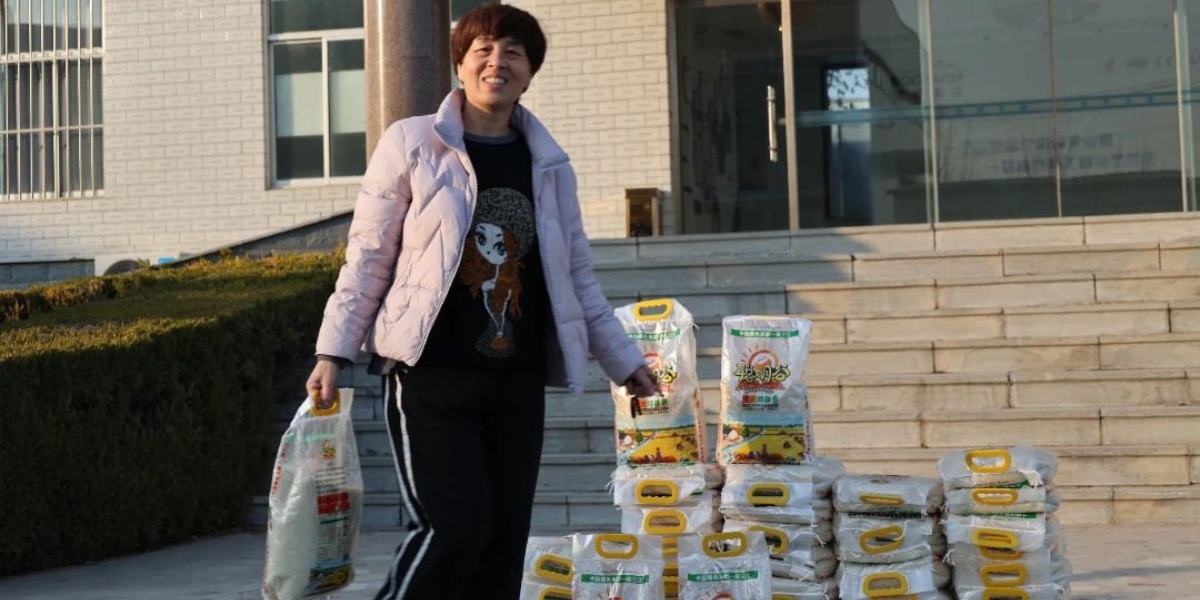 Fabricação de gelo Baocharm | Distribuição mensal de assistência social