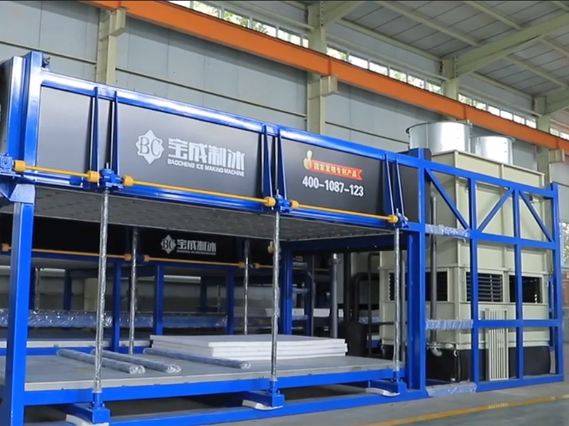 O futuro da produção de blocos de gelo: máquinas de congelamento direto ganham destaque.