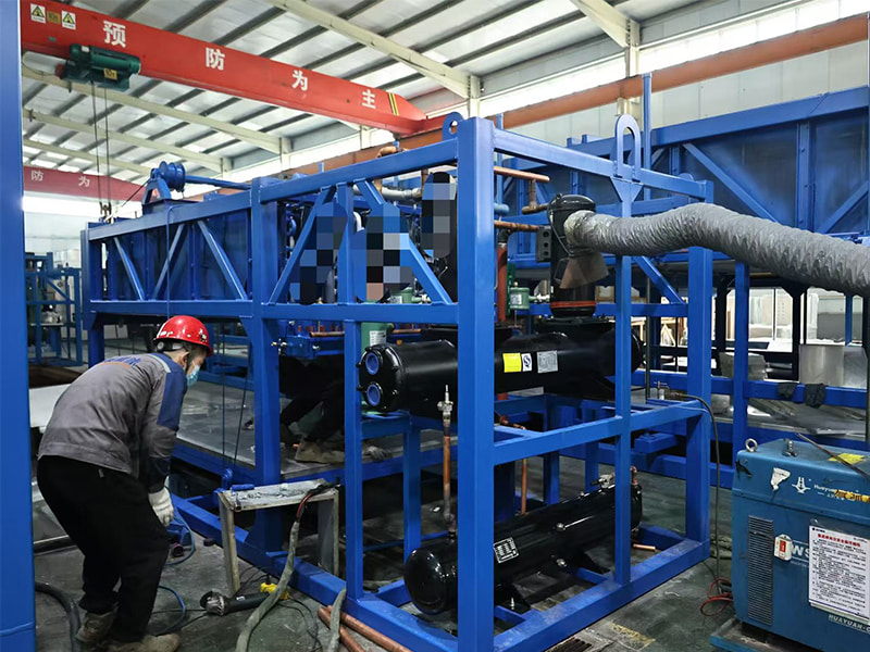 Teste da máquina de gelo em bloco BAOCHARM de 5 toneladas antes da entrega.