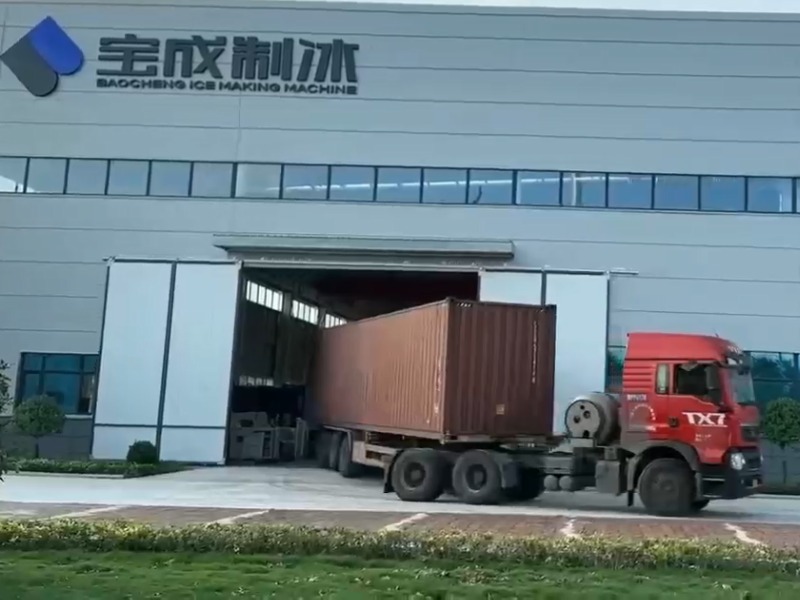 Máquina de gelo em bloco com capacidade de 15 toneladas por dia, com envio para África - Blocos de gelo de 25 kg.